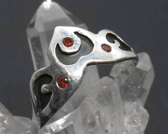 Prinsess-tiara-ring - Silverkronring med granater - Prinsess-ring - Drottning-ring - Kunglig ring - Elegant ring