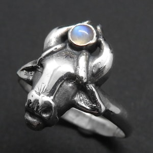 Taurus Ring with Moonstone in Sterling Silver - Rainbow Moonstone Ring for Men - Taurus Gift - Zodiac Jewelry - Bull Ring - Astrology Sign