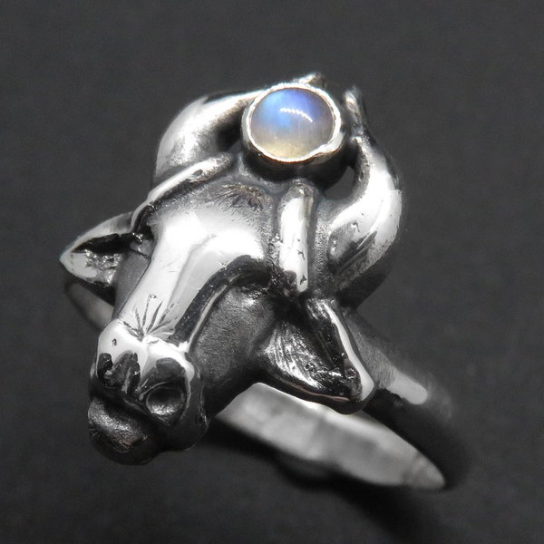 Taurus Ring with Moonstone in Sterling Silver - Rainbow Moonstone Ring for Men - Taurus Gift - Zodiac Jewelry - Bull Ring - Astrology Sign