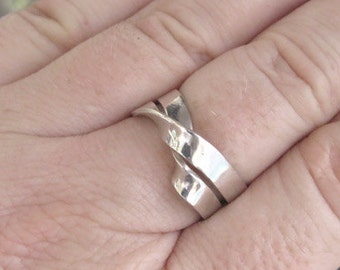 Double Mobius Ring in Sterling Siver - Unusual Wedding Band - Two Become One - Twist Ring cut in two - Sacral Geometry Ring