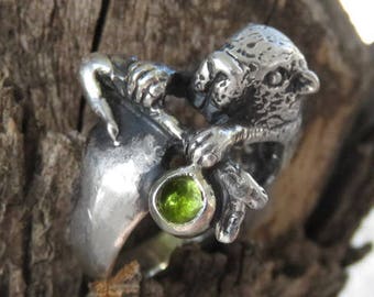 Beaver Ring with Peridot - Animal Ring - Totem Ring - Green Stone Ring - Silver Ring - Woodland Ring - Pagan Ring - Wearable Art