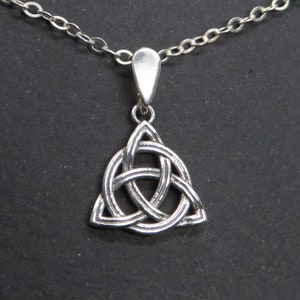 Triquetra Pendant in Sterling Silver - Trinity Knot Necklace - Celtic Knot Pendant