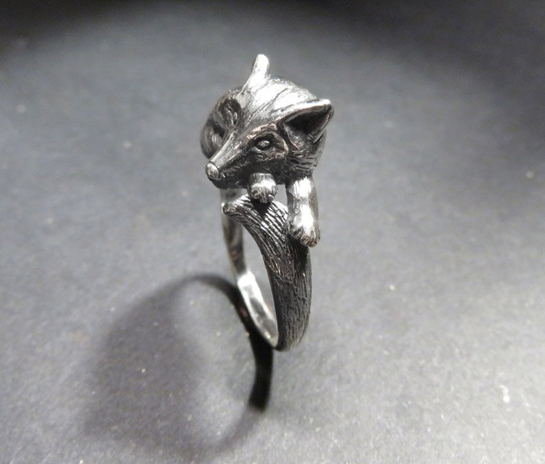 Wolf Ring in Sterling Silver Wolf Amulet Spirit Animal Totem Ring Wolf Ring for Women image 5