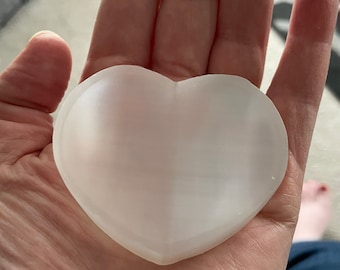 Small Heart Natural Selenite Charging Plate Bowl For Cleansing and Recharging Crystals Gemstones or Jewellery