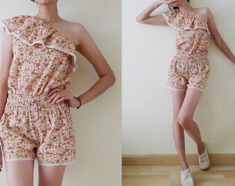 SUPER CUTE 80s pink one shoulder jumpsuit, ruffle jumper, off shoulder romper,summer onesie, elastic bust and waistband, roses printed, XS-S