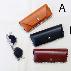 Minimalist synthetic leather glasses / sunglasses case, faux Leather Glasses Sleeve, dead stock, new old stock, never used,cute gift, Unisex