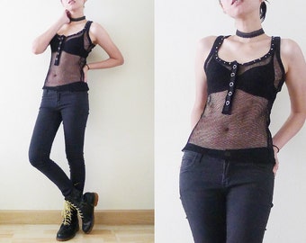 Jaren 90 zwarte mesh mouwloze racerback-tanktop, doorzichtig shirt, doorzichtige nettop, visnet, elastisch, punk, met studs en strassteentjes, XS-S-M