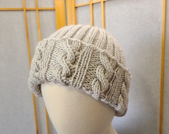 Light Grey / Cream-Colored Cabled Hat