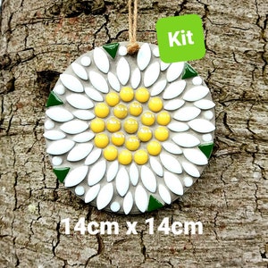 Daisy Mosaic Craft Kit, make your own,  in the UK, Birthday Gift, Daisy gifts, Garden DIY, Garden decor, Flower kit, Gift for crafter