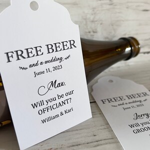 Etiquetas para propuesta de boda con cerveza gratis, etiquetas colgantes para botellas de licor para el padrino, etiquetas de regalo para los padrinos de boda