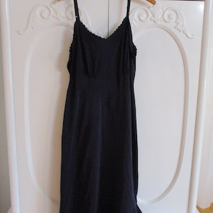 Laros Navy Slip with Scalloped Edges - Size 40