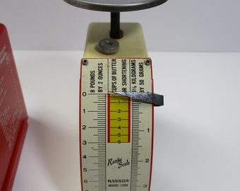Báscula de cocina Hanson modelo 1308 de los años 40, 8 libras, color crema