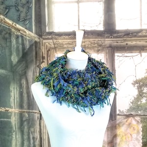 blue cowl scarf | textured eternity scarf | boa scarf