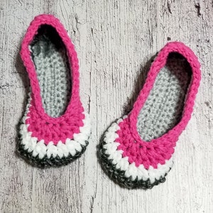 Women&#39;s Crochet Slippers | Striped Serendipity Slippers Pink, Black, White, Gray size 7-8 READY TO SHIP