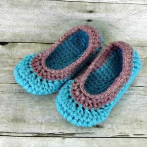 Womens slippers, crochet slippers, house shoes, room shoes, blue and pink slippers size 5-6
