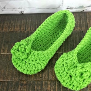 Women&#39;s Crochet slippers in lime green with rose, soft house shoes, size 9-10 READY TO SHIP