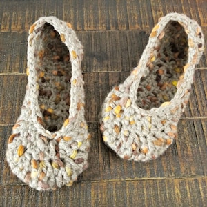 Womens Crochet Slippers - gray wool blend house shoes size 5-6