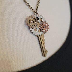 Gear and key necklace | steampunk pendant | copper | bronze | antique silver | odd world | cyborg