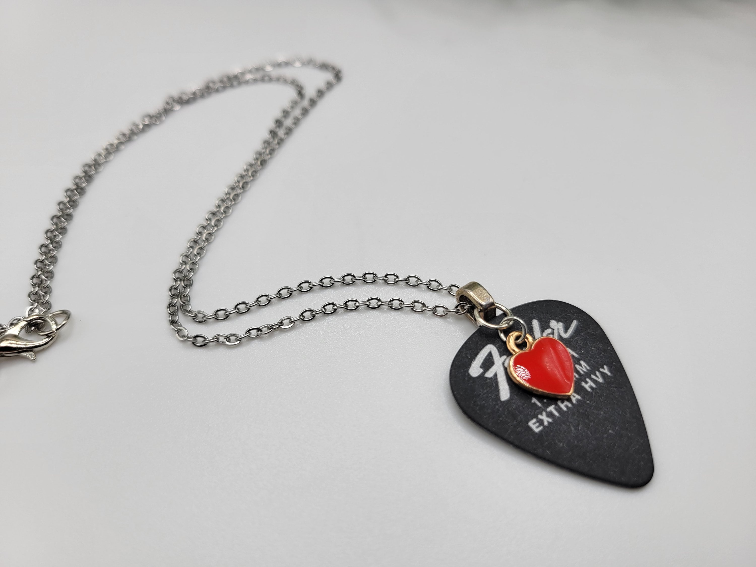 DAIRIKU Hard Work Guitar Pick ネックレス DAIRIKU Hard Work Guitar Pick ネックレス Hard Work Guitar Pick