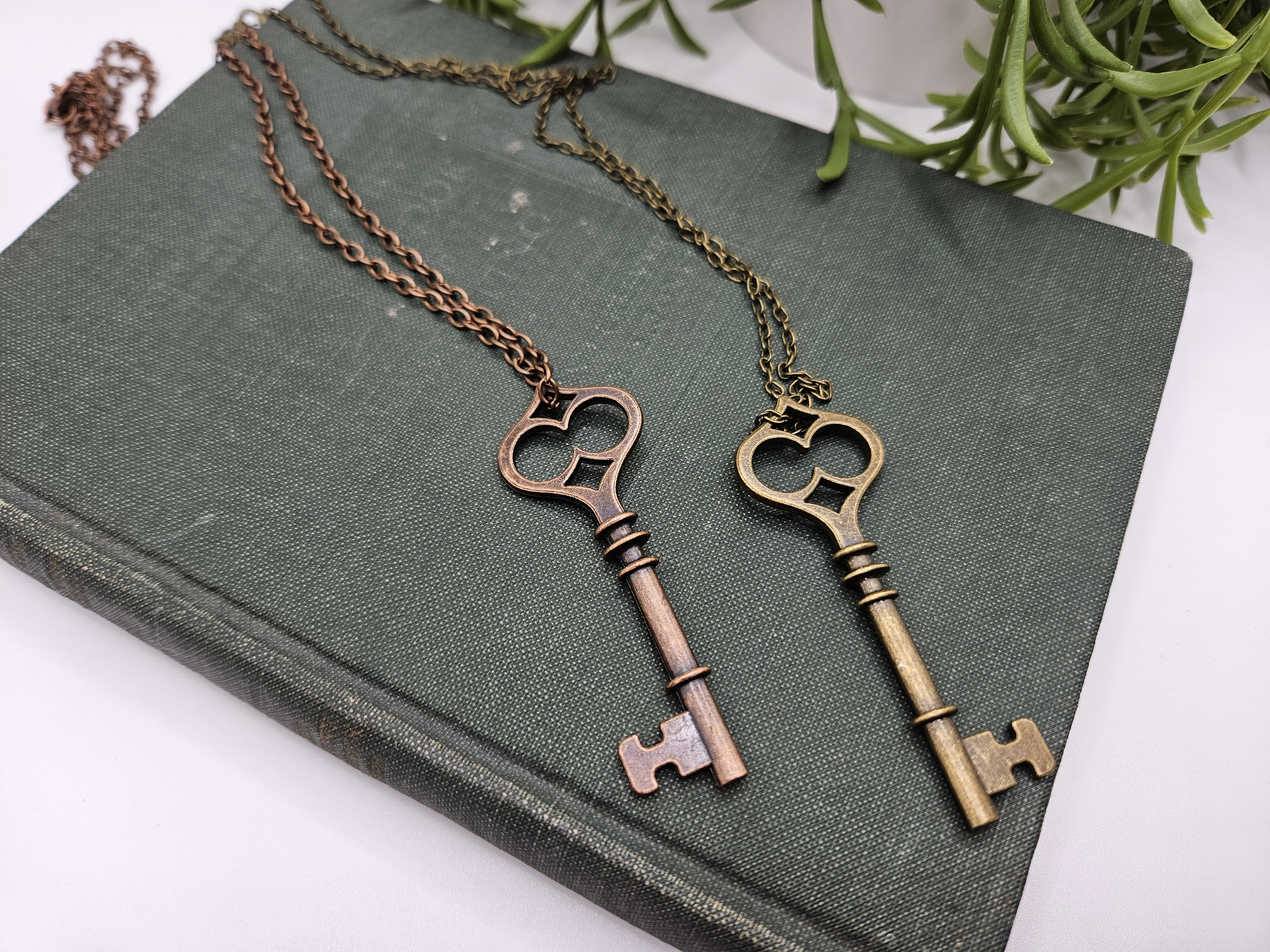 ネックレス・ペンダント VINTAGE HOLLYWOOD Octagon Color Key Necklace BMH1310 ネックレス・ペンダント VINTAGE HOLLYWOOD Octagon Color Key