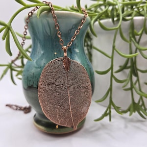 Copper leaf pendant necklace | filigree leaf | ornate pendant | boho style | nature lover | fall | autumn | forest | tree | leaves