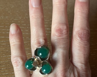 Vintage KULTASEPPÄ SALOVAARA Finland modernist Sterling Silver Ring Green Chalcedony Chrysoprase Sz. 7 Mid Century Modern Unique