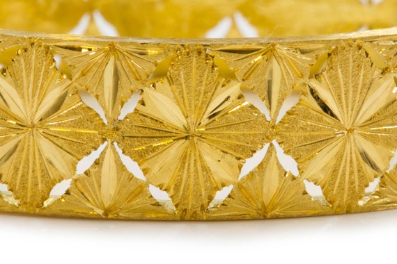 Estate 18K Yellow Gold Bright-Cut Bangle Bracelet - image 6