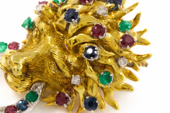 Vintage Finely Sculpted 18K Gold Gemset Lion Broo… - image 8