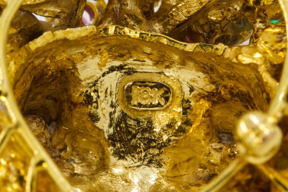 Vintage Finely Sculpted 18K Gold Gemset Lion Broo… - image 10