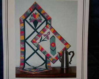 Garden Party Table Runner/Placemat/Napkin/Napkin Rings Quilted Pattern