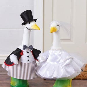 Spring Holidays and Special Occasions Porch Goose Clothes, Sewing Pattern Simplicity S3223 image 2