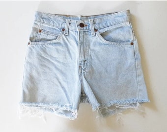 Vintage 1970s Light Wash Levis Orange Tab Cut Off Slim Fit Denim Shorts XS S