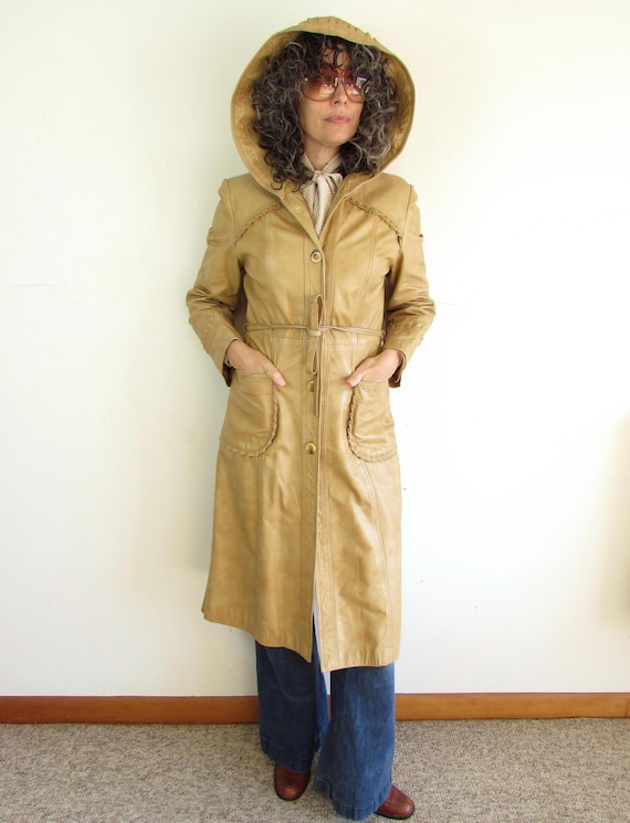 1970s Men's Classic Tan Cashmere Coat