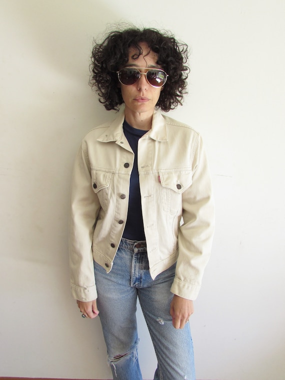 beige levi jacket