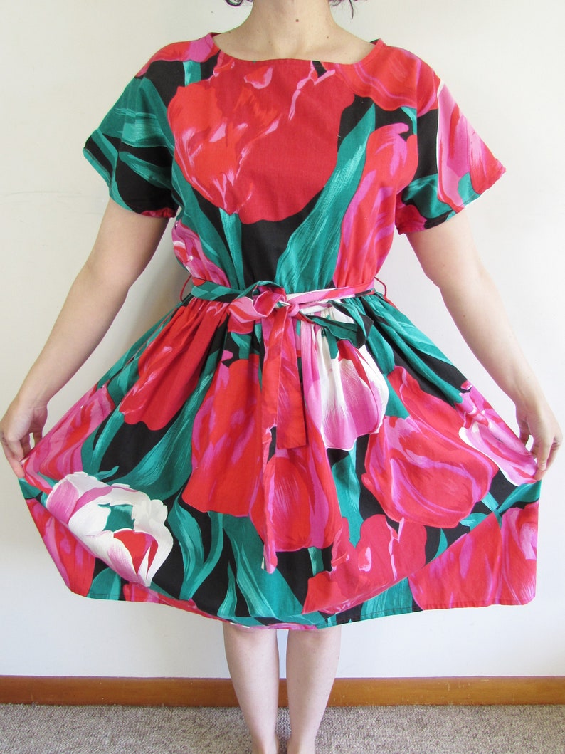 Vintage Tulip Dress 1980s Oversized All Over Large Print Floral Tulip Day Dress L