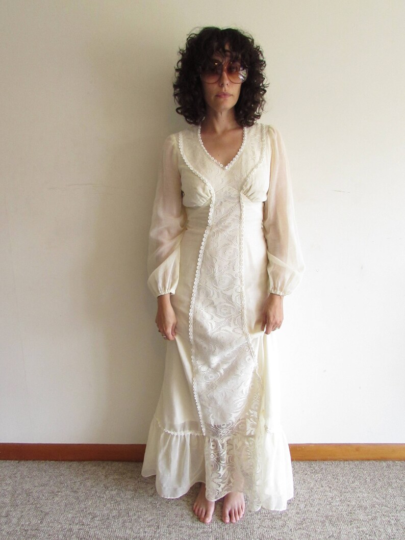 Vintage 70s This is Yours San Francisco Cream and White Flower Lace Maxi Boho Wedding Dress Gown