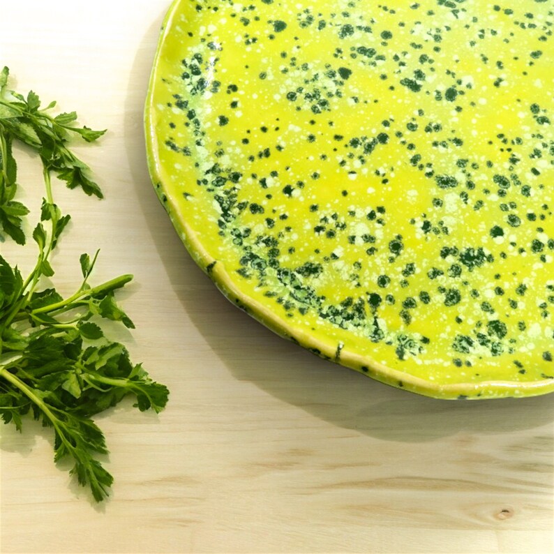 Ceramic Handmade Green Dinner Plate, Lime Green Kitchen Decor, Modern Kitchen Dish, Contemporary Home Gift Bild 9