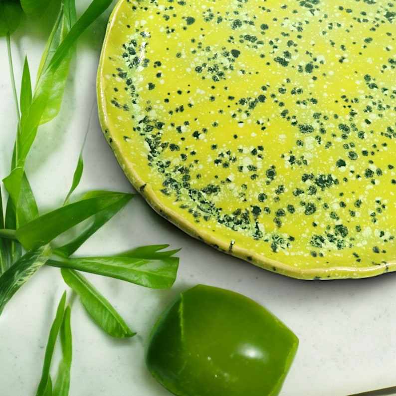 Ceramic Handmade Green Dinner Plate, Lime Green Kitchen Decor, Modern Kitchen Dish, Contemporary Home Gift Bild 5