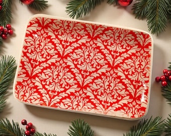 Red and White Pottery Plate with Elegant Damask Texture - Artisanal Dining Decor