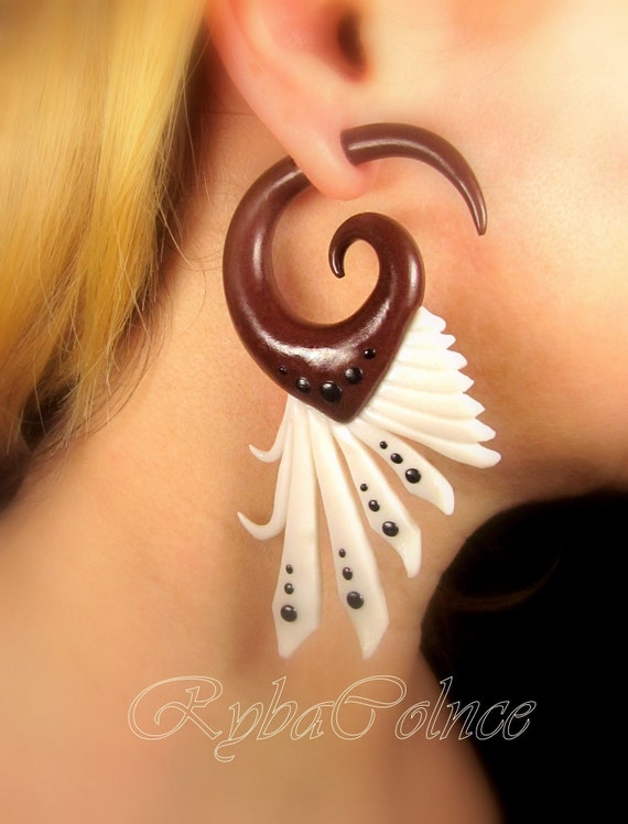 Fake ear gauge The Coral and Pearl   Faux gaugeGauge earrings  fake piercing