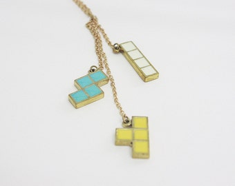 Collar con colgante de Tetris - Joyería hipster de moda para ella - Accesorios de latón esmaltado