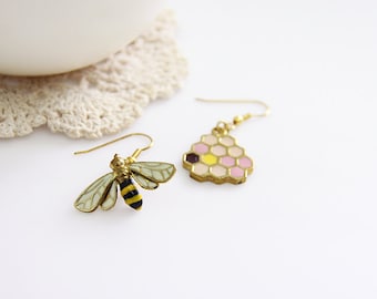 Pendientes de abeja y panal / Joyería geométrica moderna