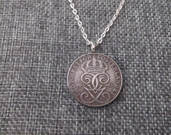 Hand Cut Sweden Two Ore Coin Sweden Crown Pendant 3//4/" Diameter, # 282