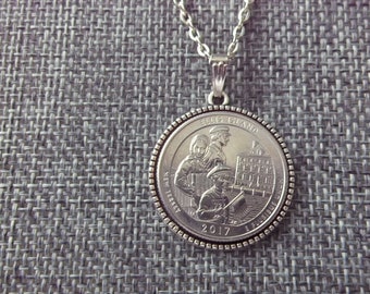 Ellis Island New Jersey United States Quarter Coin Necklace -Ellis Island New Jersey US Quarter Coin Pendant in Pendant Tray
