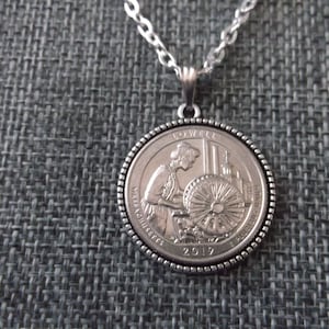 Massachusetts Lowell United States Quarter Coin Necklace -Massachusetts Lowell State Quarter Pendant In Pendant Tray