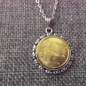 Uruguay Gold Colored Coin Necklace - Republica oriental del Uruguay Gold colored Mulita Coin Pendant in a Pendant Tray