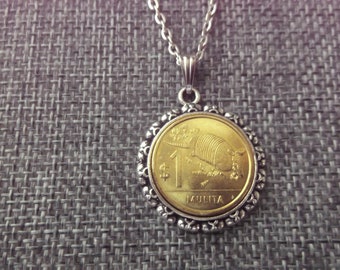 Uruguay Gold Colored Coin Necklace - Republica oriental del Uruguay Gold colored Mulita Coin Pendant in a Pendant Tray