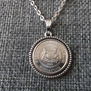 Singapore  Coin 2013 Necklace - Singapore Pendant - Singapore Coin Necklace in Pendant Tray