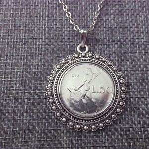 Italiana L50 Coin Necklace in Pendant Tray  -1978 Italy Coin Pendant