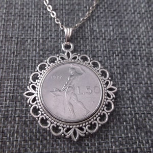 Italiana L50 Coin Necklace in Pendant Tray  -1977 Italy Coin Pendant